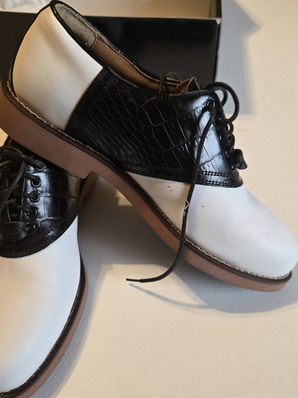 Ralph Lauren Black Croc-Embossed and White Two-Tone Leather Golf Shoes 8.5 - Picture 4 of 10